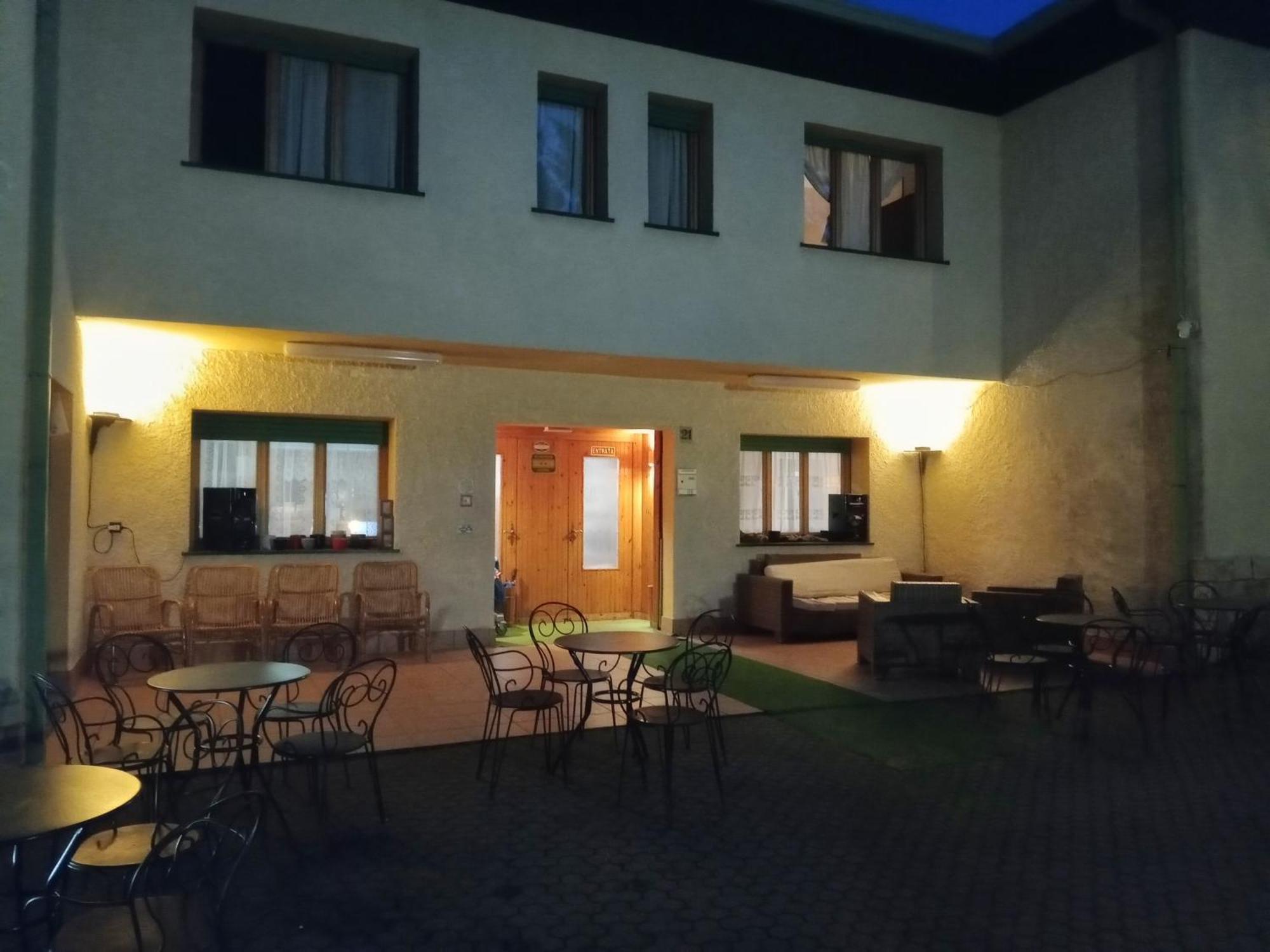 HOTEL BELLAVISTA Costiera dei Cech Morbegno Civo Exterior foto